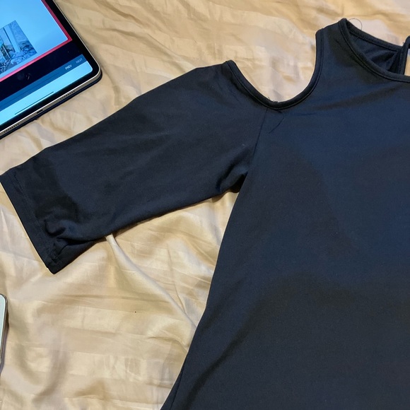 BLACK COLD SHOULDER 3/4 SLEEVE TOP - Picture 4 of 6